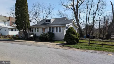 815 Pleasant Ave, Marcus Hook, PA 19061