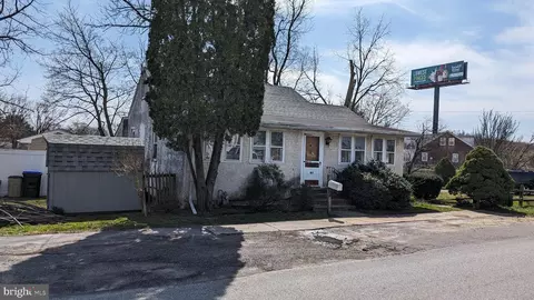 815 Pleasant Ave, Marcus Hook, PA 19061 photo 5