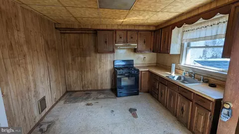 815 Pleasant Ave, Marcus Hook, PA 19061 photo 10