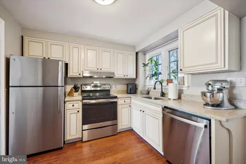 Kitchen - 2307 Franklin Ave, Secane, PA 19018 photo 2 of 2
