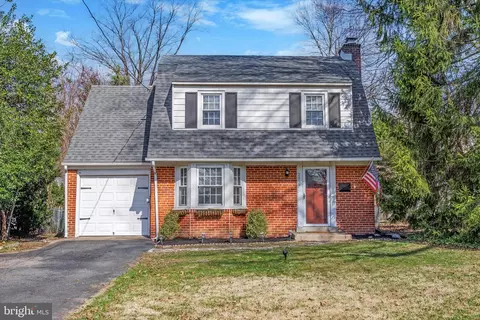 2307 Franklin Ave, Secane, PA 19018