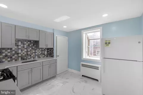 205 Glendale Rd, Upper Darby, PA 19082 photo 9