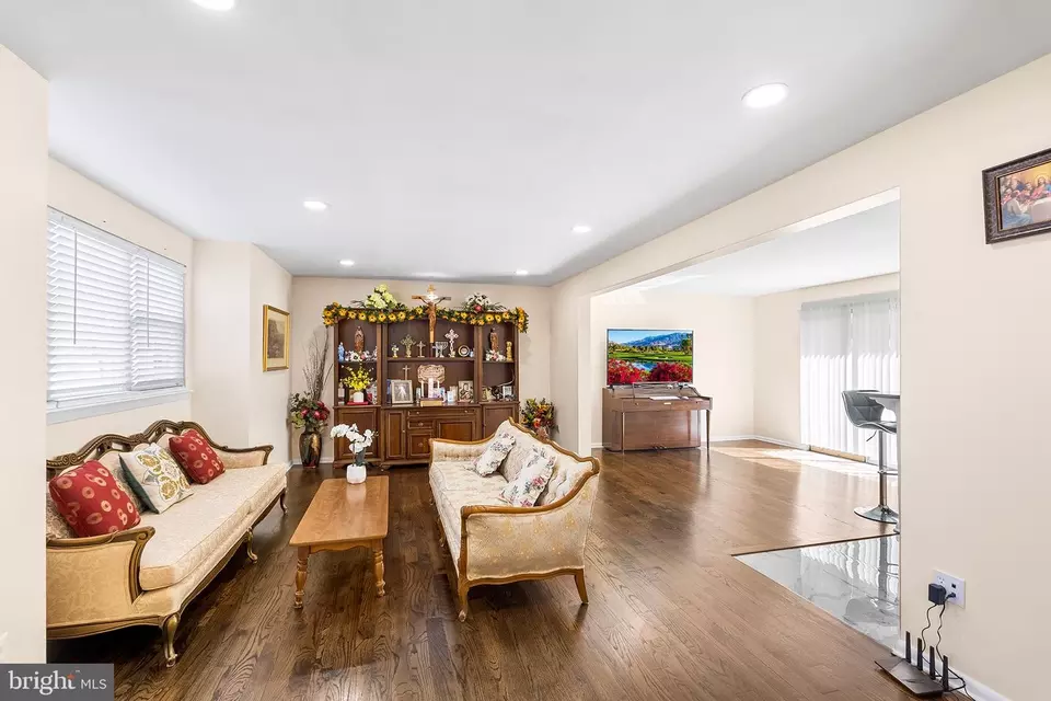 673 Media Line Rd, Broomall, PA 19008 27 Photos Movoto