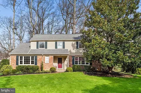 229 E Beechtree Ln, Wayne, PA 19087