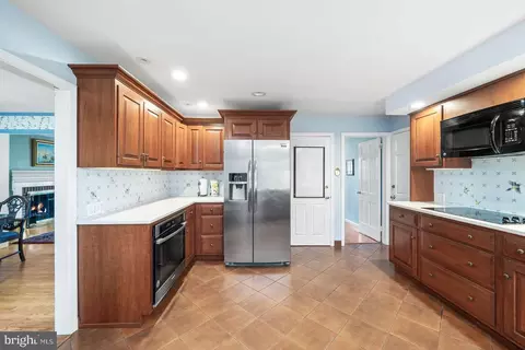 229 E Beechtree Ln, Wayne, PA 19087 photo 12