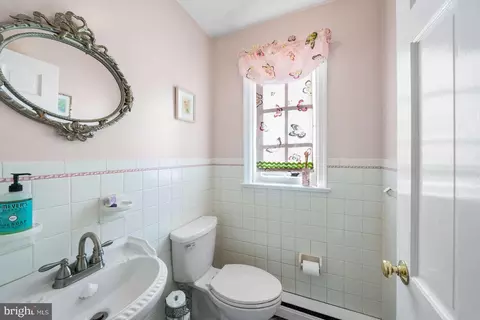 229 E Beechtree Ln, Wayne, PA 19087 photo 15