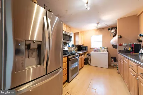 Entry Way - 30 Johnson Ave, Marcus Hook, PA 19061 photo 3 of 14