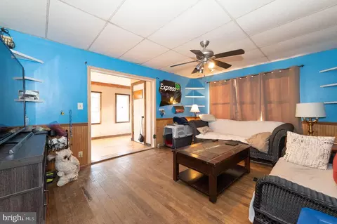 Entry Way - 30 Johnson Ave, Marcus Hook, PA 19061 photo 4 of 14