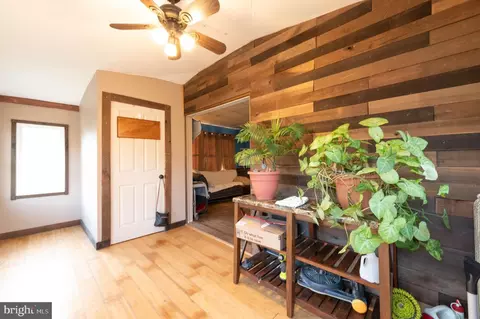 Entry Way - 30 Johnson Ave, Marcus Hook, PA 19061 photo 9 of 14