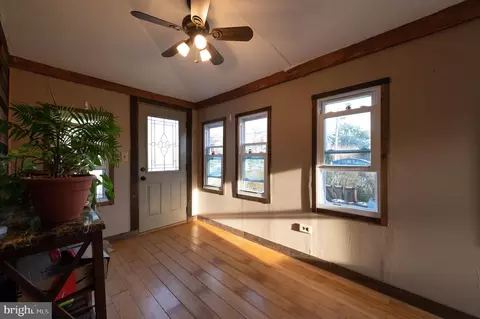 Entry Way - 30 Johnson Ave, Marcus Hook, PA 19061 photo 7 of 14