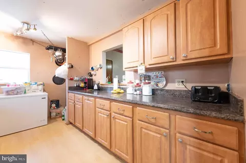 Entry Way - 30 Johnson Ave, Marcus Hook, PA 19061 photo 2 of 14