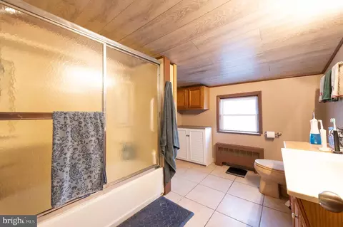 Entry Way - 30 Johnson Ave, Marcus Hook, PA 19061 photo 12 of 14