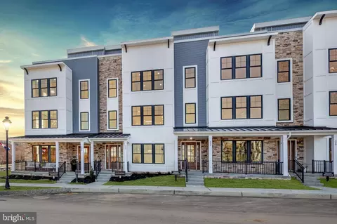 315 Squire Dr #17C, Newtown Square, PA 19073