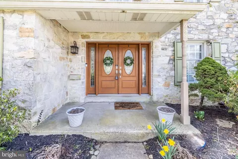 688 W Rolling Rd, Springfield, PA 19064 photo 4