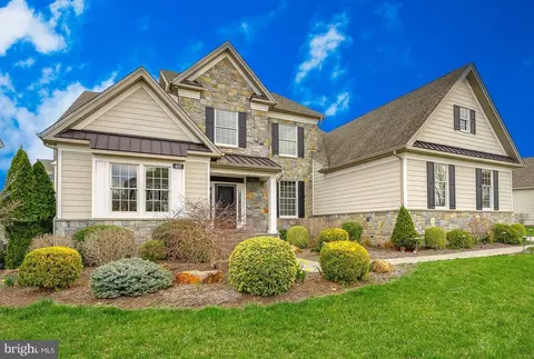 407 Park Hill Ln, Newtown Square, PA 19073