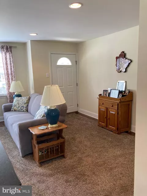 Living - 3914 Chichester Ave, Boothwyn, PA 19061 photo 2 of 3