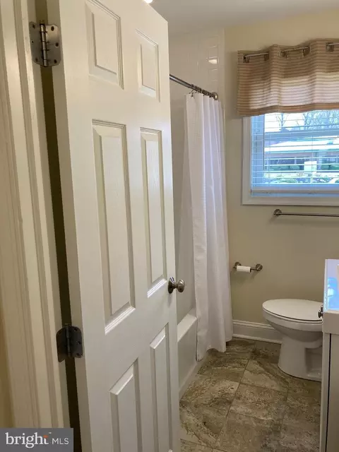 Bath - 3914 Chichester Ave, Boothwyn, PA 19061 photo 2 of 4