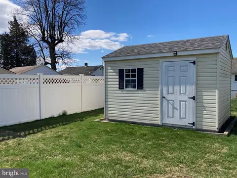 Exterior - 3914 Chichester Ave, Boothwyn, PA 19061 photo 7 of 10