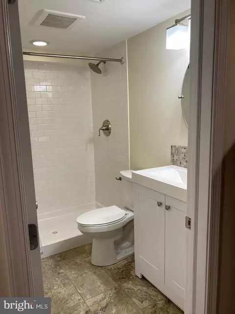 Bath - 3914 Chichester Ave, Boothwyn, PA 19061 photo 3 of 4