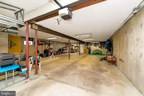 Exterior - 800 W Rolling Rd, Springfield, PA 19064 photo 9 of 19