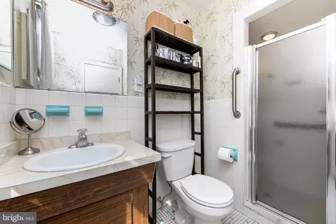 Bath - 800 W Rolling Rd, Springfield, PA 19064 photo 1 of 3