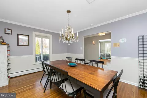 Dining - 800 W Rolling Rd, Springfield, PA 19064 photo 3 of 3