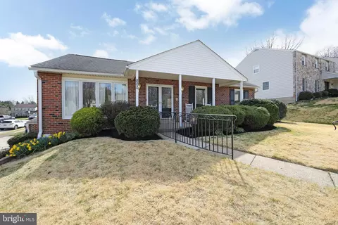 Exterior - 800 W Rolling Rd, Springfield, PA 19064 photo 3 of 19