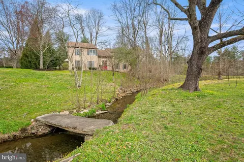 464 Wyldhaven Rd, Bryn Mawr, PA 19010