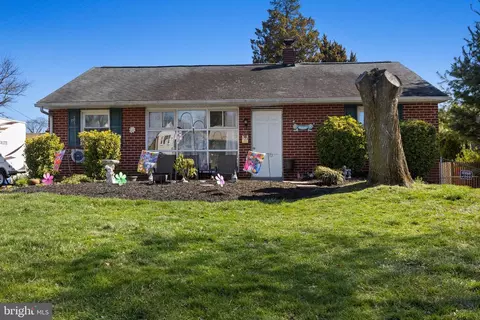 122 Raymond Ave, Aston, PA 19014