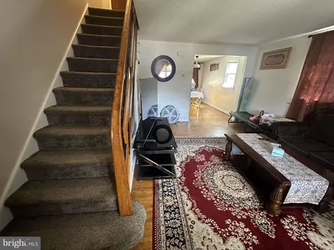 Entry Way - 110 Ivy Ct, Upper Darby, PA 19082 photo 2 of 4