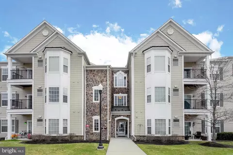 921 Creekside Dr, Brookhaven, PA 19015