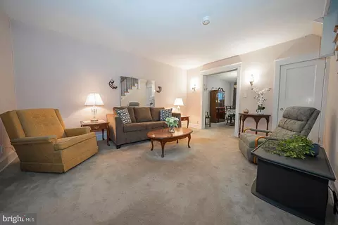 Living - 202 Kent Rd, Upper Darby, PA 19082 photo 3 of 3