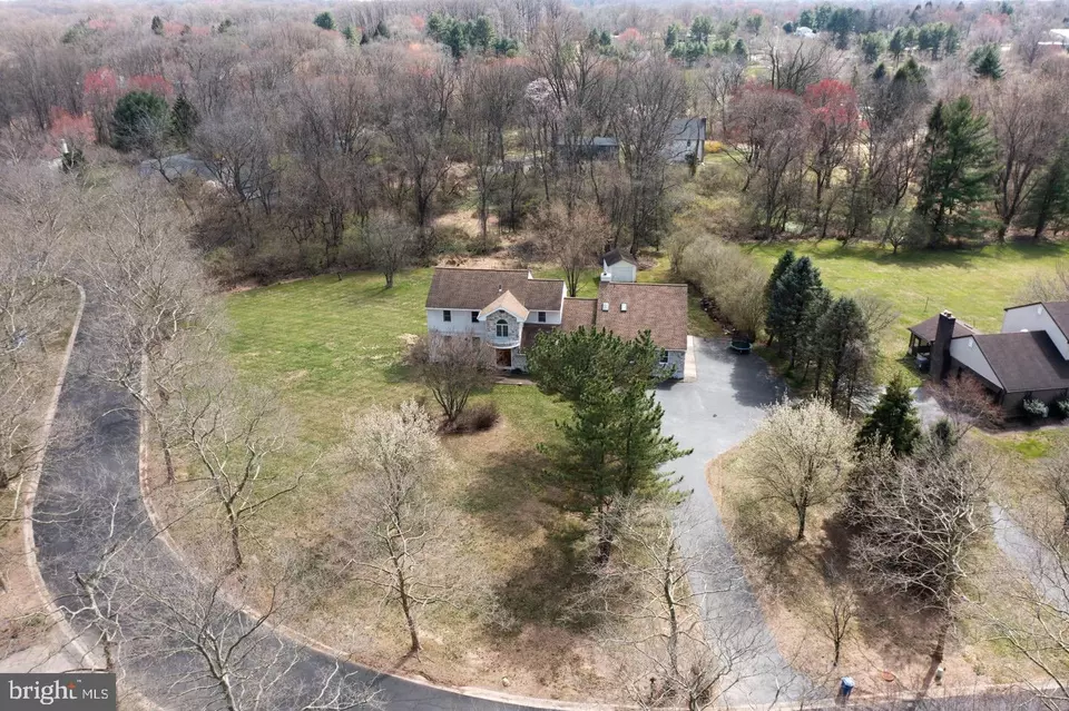 210 Sunset View Dr, Glen Mills, PA 19342 43 Photos Movoto