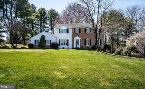 90 Colonial Cir, Thornton, PA 19373