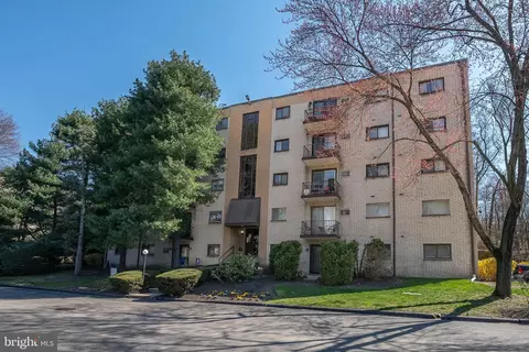 400 Glendale Rd #G52, Havertown, PA 19083