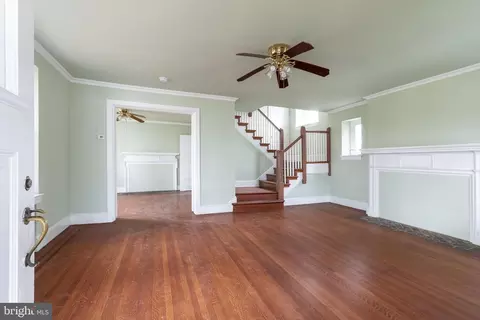 112 E Township Line Rd, Havertown, PA 19083