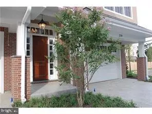 239 W Wayne Ave #C, Wayne, PA 19087