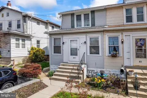 39 E Cooke Ave, Glenolden, PA 19036