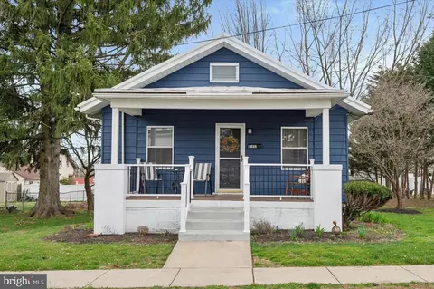 1802 5th Ave, Folsom, PA 19033
