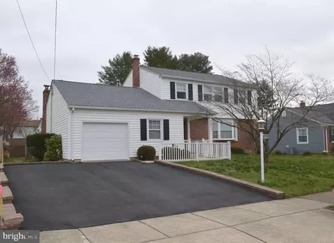 4361 Marianne Dr, Brookhaven, PA 19015