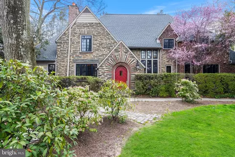5 Guernsey Rd, Swarthmore, PA 19081