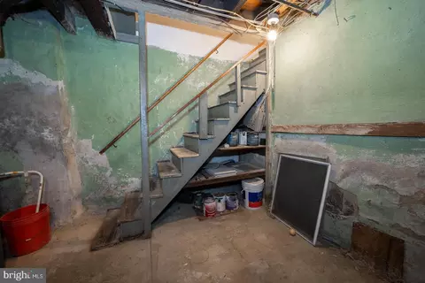 Entry Way - 7252 Lamport Rd, Upper Darby, PA 19082 photo 4 of 4
