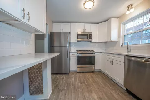 Kitchen - 7252 Lamport Rd, Upper Darby, PA 19082 photo 5 of 5