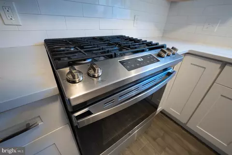 Kitchen - 7252 Lamport Rd, Upper Darby, PA 19082 photo 4 of 5