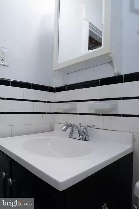 Bath - 7252 Lamport Rd, Upper Darby, PA 19082 photo 3 of 3