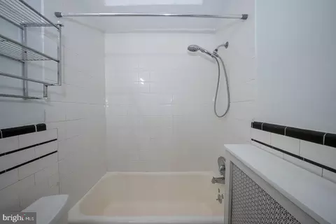 Bath - 7252 Lamport Rd, Upper Darby, PA 19082 photo 2 of 3
