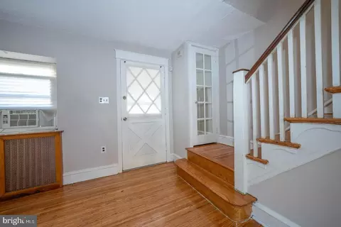 Entry Way - 7252 Lamport Rd, Upper Darby, PA 19082 photo 1 of 4