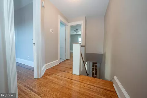 Entry Way - 7252 Lamport Rd, Upper Darby, PA 19082 photo 3 of 4
