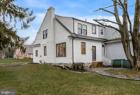 Exterior - 391 Morris Rd, Wayne, PA 19087 photo 3 of 4