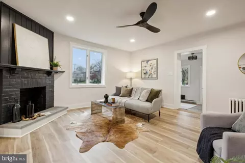Living - 391 Morris Rd, Wayne, PA 19087 photo 3 of 3